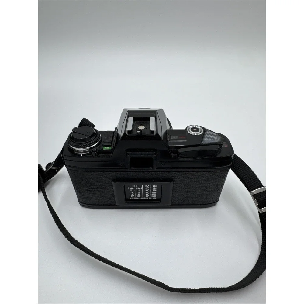 Minolta X-7A 35mm SLR Camera MD 50mm 1:1.7 Lens Flash Case Film Kit
